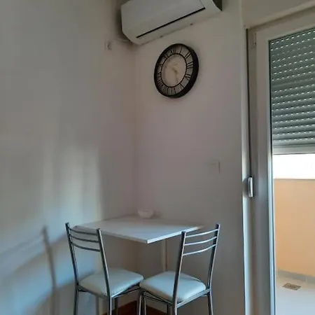 23 Apartment